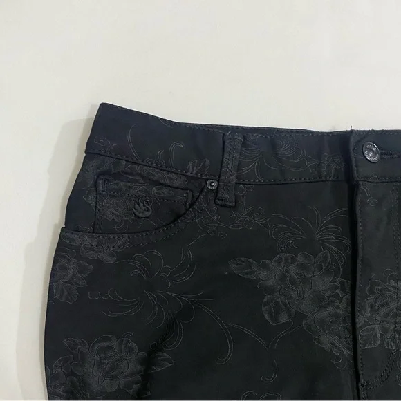 Gloria Vanderbilt Amanda Pointe Slimming Straight Leg Pants Black Floral Size 12 - Picture 7 of 7